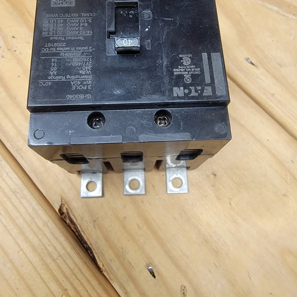 Martillo Cutler GHB3040 3 Polos 40A Marco G NUEVO PANEL EXTRAÍBLE 2024 Versión EATON - Imagen 4 de 4