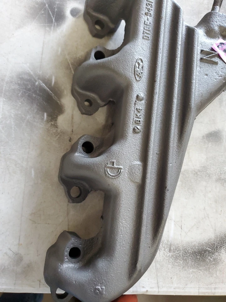 Colector de escape OEM D7DE-9431-AB 1970 Ford Granada 302 Hi-Flo LH usado Foto 3 de 4