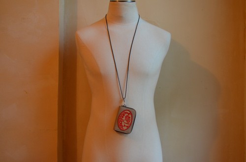 Dolce & Gabbana D&g Multicolore Emberoidered Toppe Zip & Sicuro Collana - Foto 8 di 9