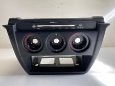 Mercedes W201 190 E 2-Serie Mittelkonsole Radioschacht Farbe 071 schwarz Mercedes W201 190 E 2-Serie Mittelkonsole Radioschacht Farbe 071 schwarz