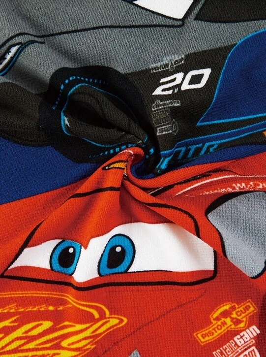 Toalha de praia Disney Pixar CARS Lightning McQueen 27”x54” - Imagem 2 de 4