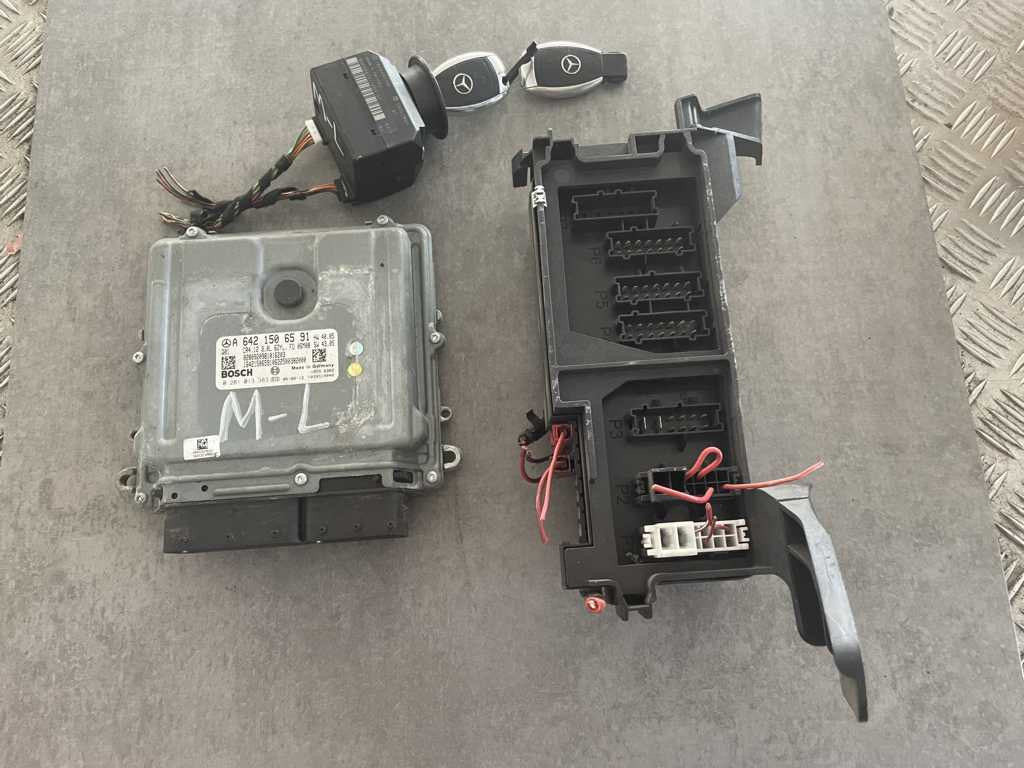 Mercedes ML W164 320CDi Steuergerät Motorsteuergerät A6421506591 