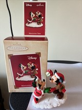 Mickey Minnie Mouse Mistletoe Time Hallmark K...
