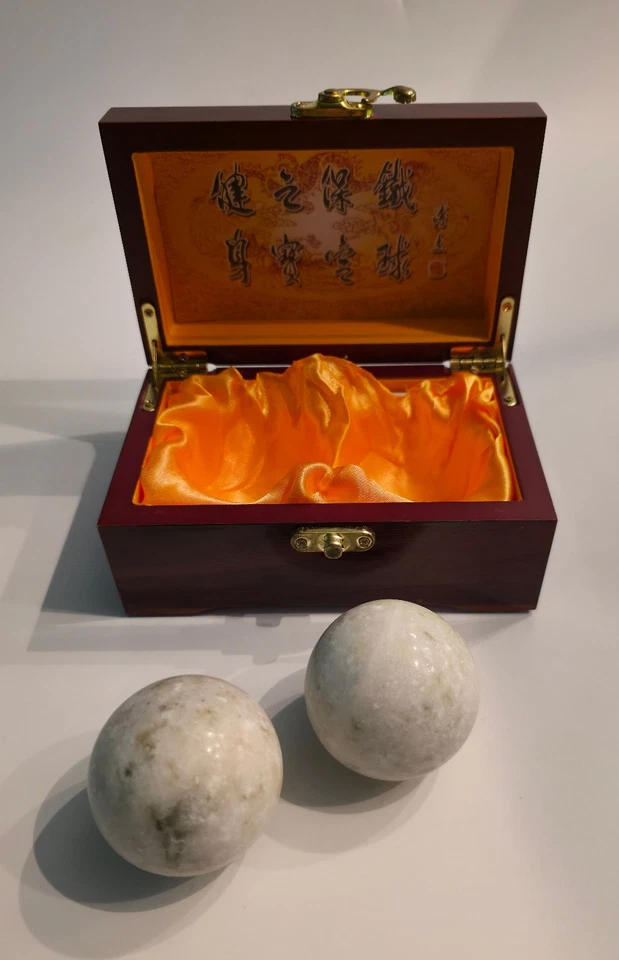 Bolas de navegación chinas para aliviar el estrés ejercicio de salud piedra/mármol orig. Caja de madera Foto 2 de 4