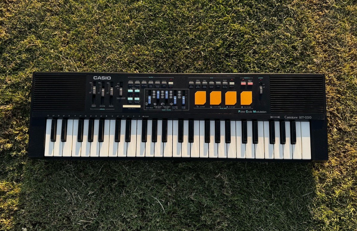 Casio Casiotone MT-220 Keyboard Electronic Piano Synth