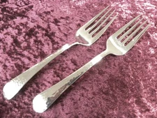HAMMERED ANTIQUE 2 Salad Forks Reed & Barton 18/8 Luxury Stainless KOREA SHINY