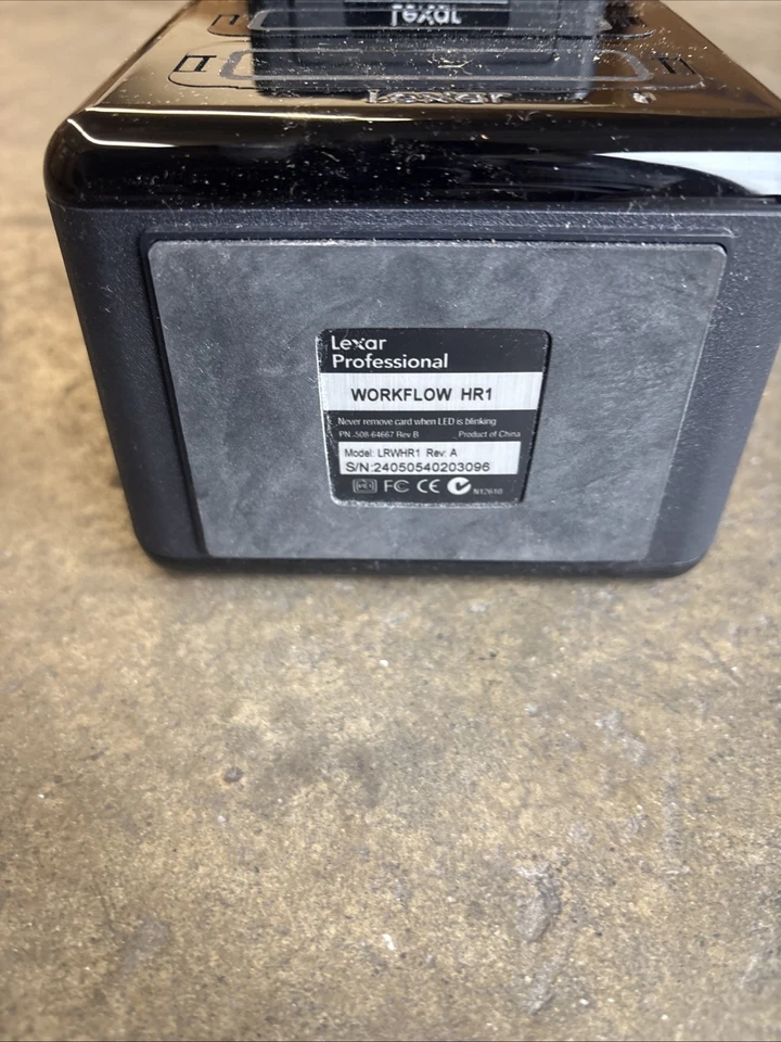 Lexar Professional Workflow HR1 Black Four-Bay USB 3.0 Reader Hub W/2 Readers - Image 2 of 4