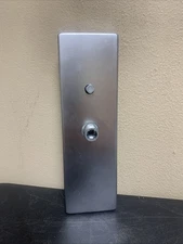 Onity LOCK MOUNTING PLATE w/ ESCUTION for HT24/28 LOCKSETS