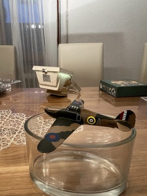 Hawker Hurricane MK.I piloted by Robert Stanford Tuck, 1940, 1:72, Atlas