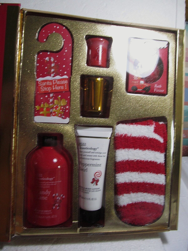 Baylis & Harding Beauticology Christmas Box Gift Set w/socks,bath,lotion,candle