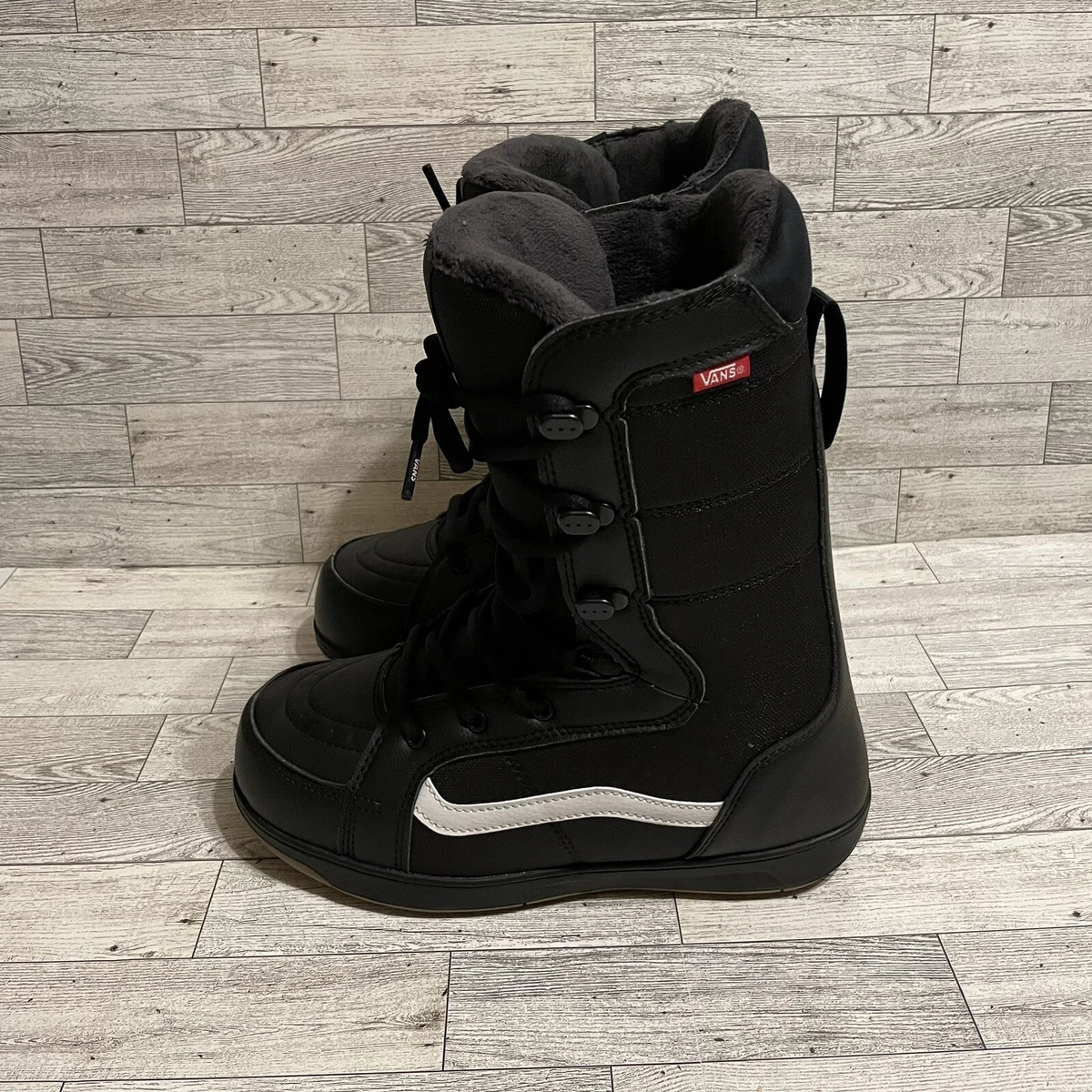 Vans aura clearance womens