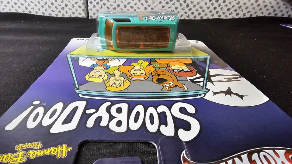 Hot Wheels Hanna Barbera Scooby-Doo!  Dodge Van Custom '77  Foto 3 de 4