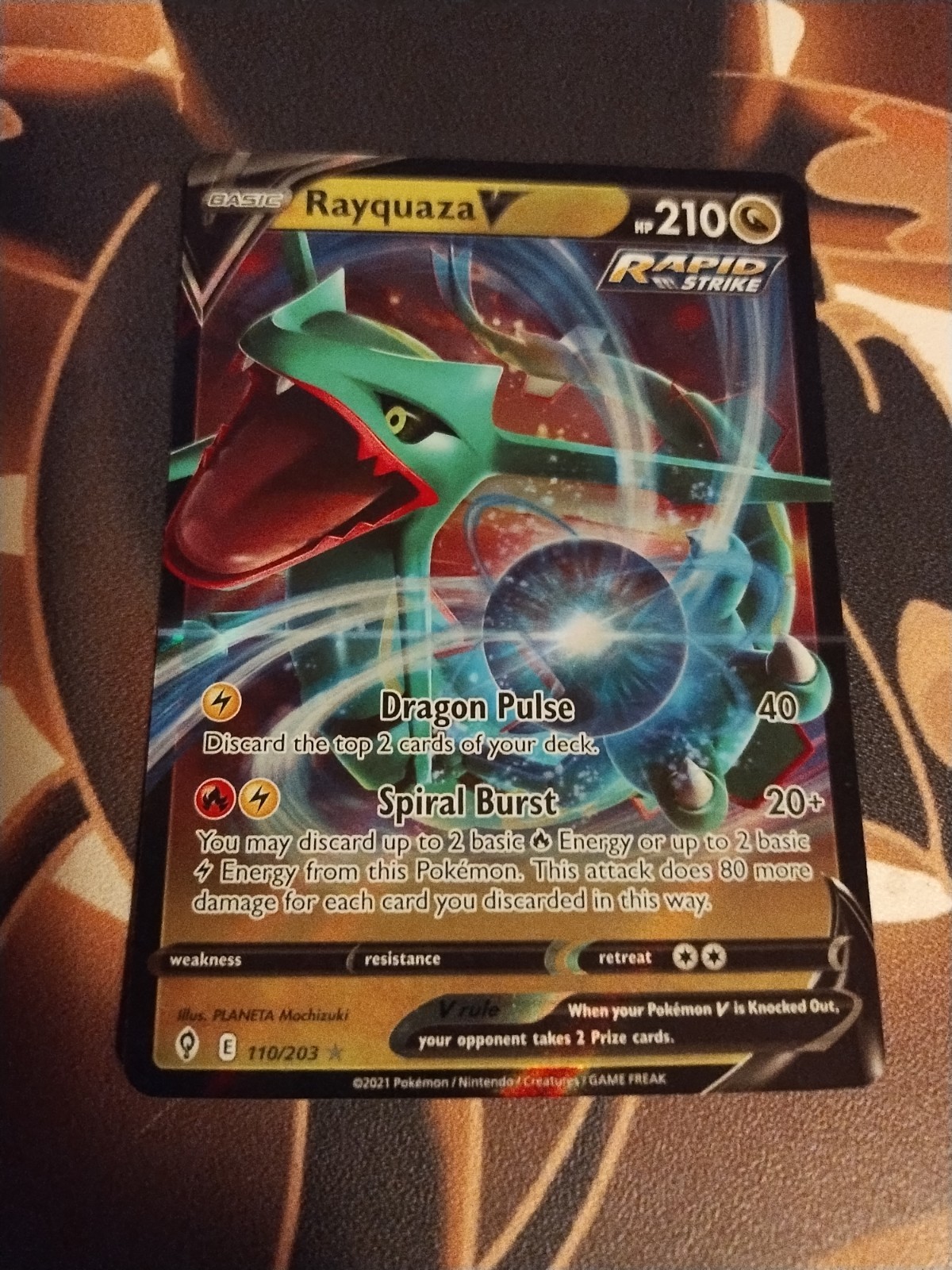 Rayquaza V 110/203 SWSH07: Evolving Skies Holo-NM