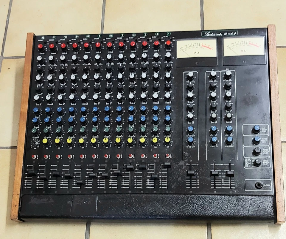 Studiomaster 12 into 2 - Voll Funktionsfähig 