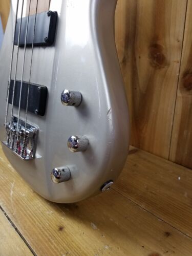 Wesley 4 String Metallic Grey Bass Guitar Electric B3504 Right Handed - Picture 6 of 18