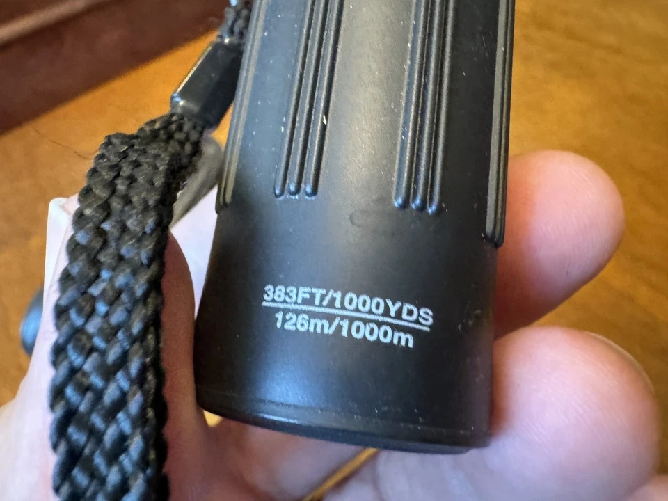 Marlboro Unlimited Vivitar 8 x 21 Hawkeye Monocular Scope w/ Logo Case   - Image 4 of 4