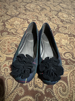 Lands End Plaid Flats Size 8 