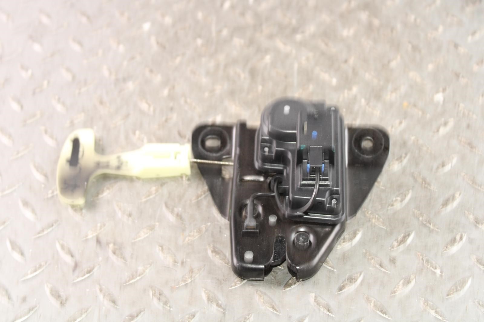 14-21 Ghibli Rear Decklid Trunk Boot Latch Lock Emergency Release Factory OEM OE