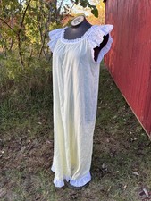 Vintage Women  s Nightgown W Robe Set W Pockets One Size Fits Most Yellow Ruffles