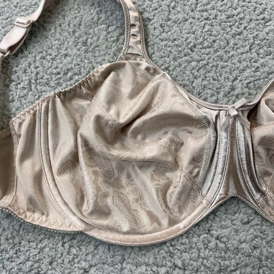 Bali Bra 40D Minimizer Bra 3562 Satin Tracing Minimizer Foto 2 de 4