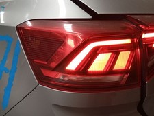 RÜCKLEUCHTE AUßEN LINKS / 2681170 FÜR VOLKSWAGEN T-ROC A11, D11 1.5 TSI