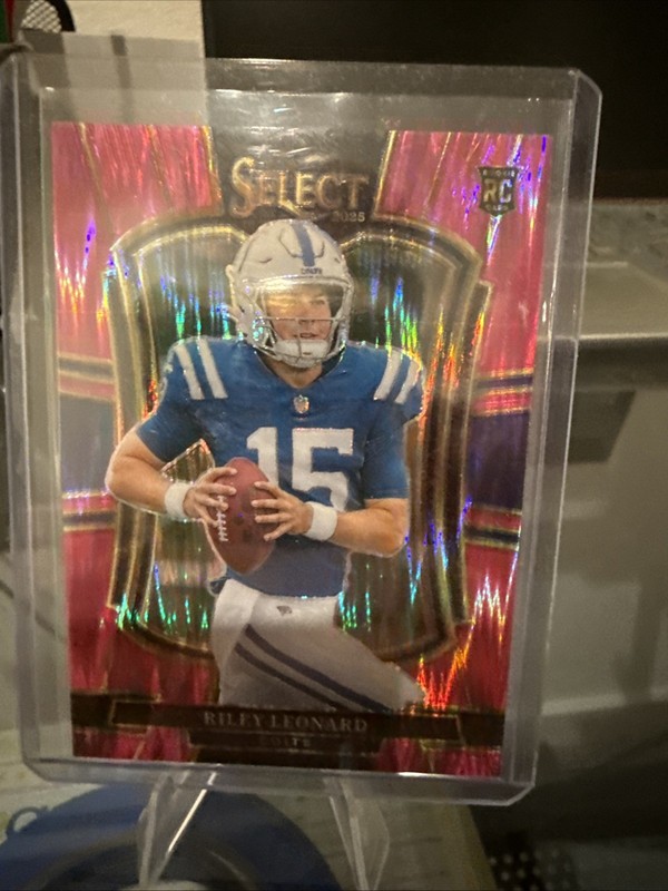 2025 Panini Select - Premier Level Riley Leonard #133 Pink Shock Prizm (RC)