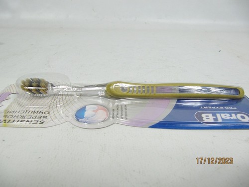 4 x ORAL-B PRO EXPERT SENSITIVE HANDZAHNBÜRSTEN, NEU & OVP - Bild 4 von 4