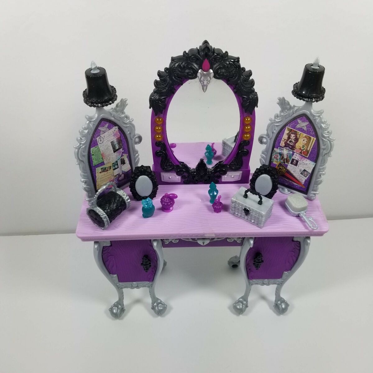 Mattel Ever After High Raven Queen Doll Wings Purses Accessories Purple  Hair 