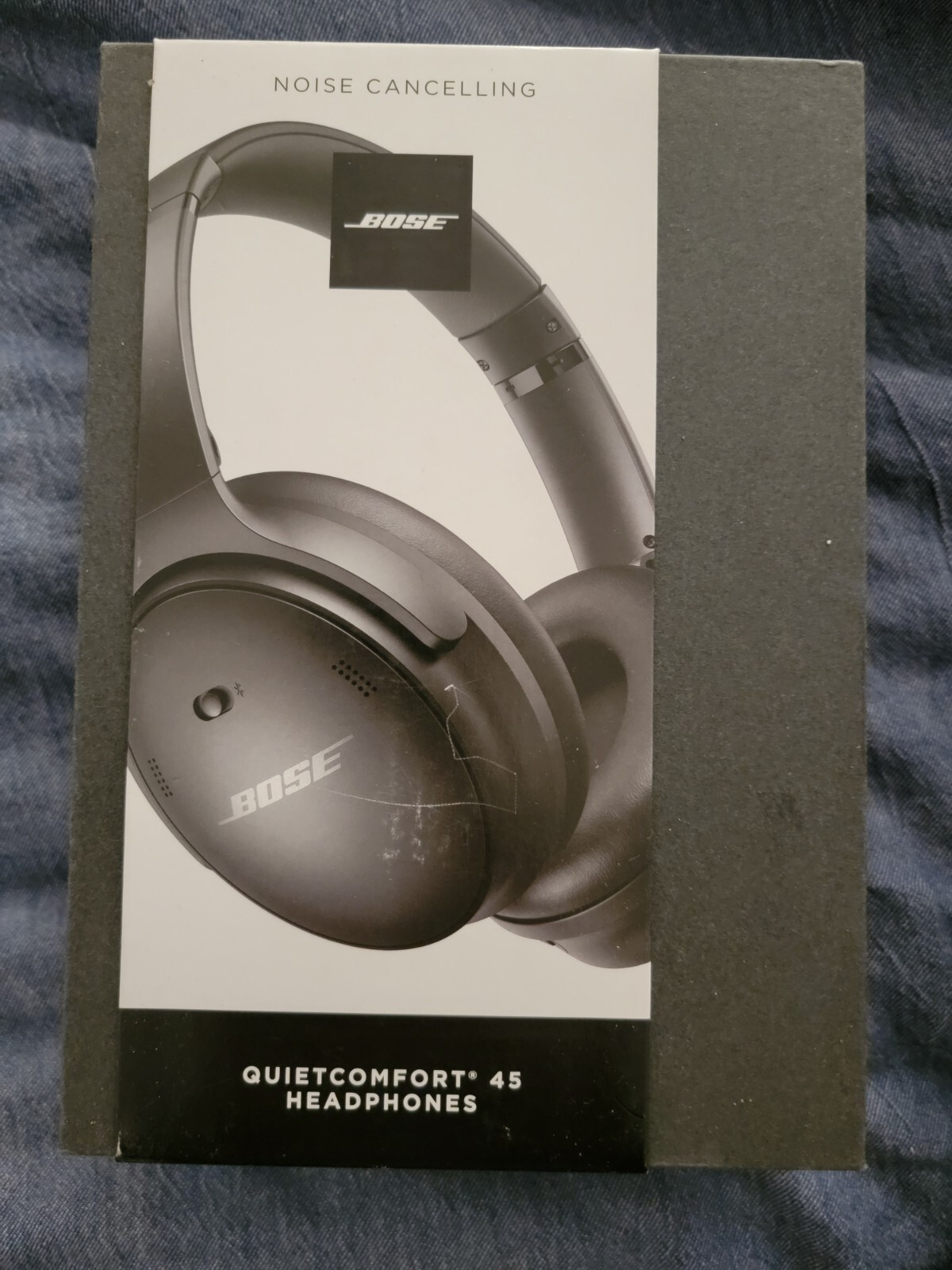 Bose QuietComfort 45 Headphones Noise Cancelling Over-Ear Wireless Bluetooth Ear-image