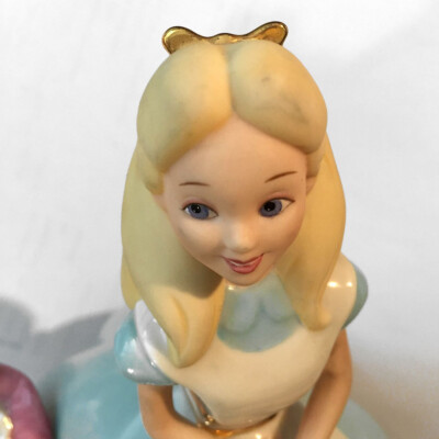 Disney Showcase Collection 'Alice In Wonderland' - 7