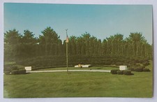 Postcard Herbert Hoover Presidential Library West Branch Lowa USA Hoover Grave S