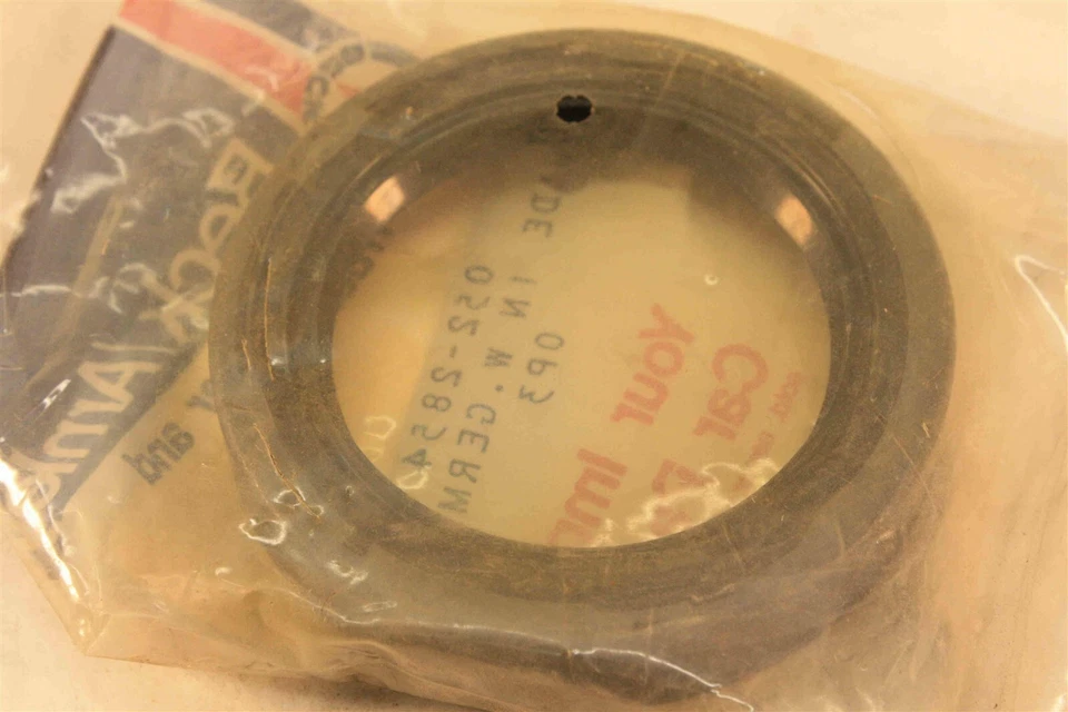 Vedação externa de roda traseira Saab 93 95 96 97 Sonett Mercedes Benz 1961-1975 - Imagem 3 de 4