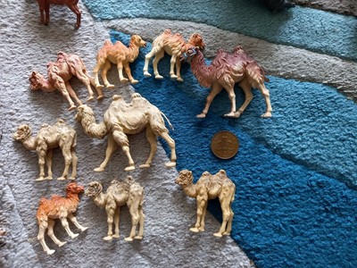 Vintage Britains Zootiere, Maßstab 1:32, Kamele und Baby Kamele, Kunststoff x9