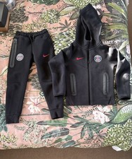 Kids PSG Nike Tech Fleece AGES 7/8 Black