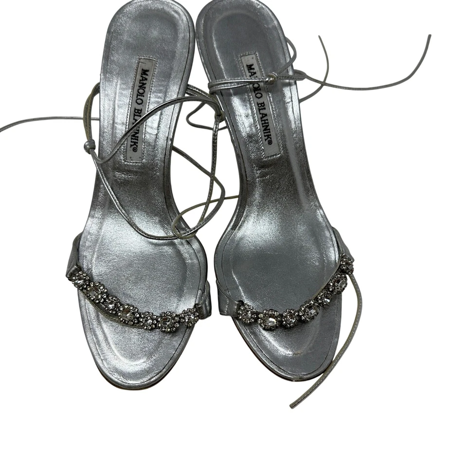 Sandalias Manolo Blahnik Baixa para mujer talla 38,5 EE. UU. 8,5 plateadas con pedrería Foto 3 de 4