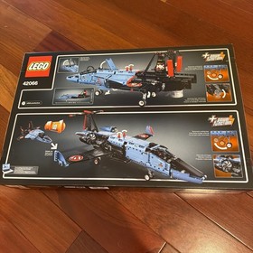 LEGO TECHNIC: Air Race Jet (42066)