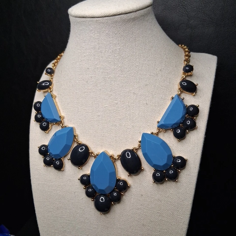 Collar Lucite KATE SPADE New York Estilo Babero Azul Y Azul Marino. 15.516 Foto 3 de 4