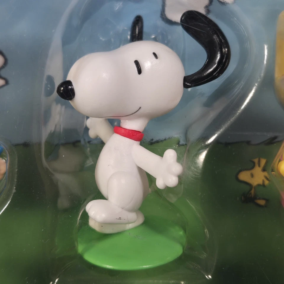 Juego de figuras de coleccionista Just Play Peanuts Charlie Brown Snoopy Lucy Pigpen Linus Foto 4 de 4