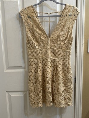 Free People Lace In a Beautiful Neutral Color Sleeveless Size 6. NWOT.