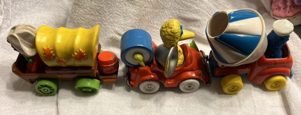 Lote de 17 vehículos fundidos a presión vintage de Plaza Sésamo años 80 con personajes Playskool Foto 3 de 4