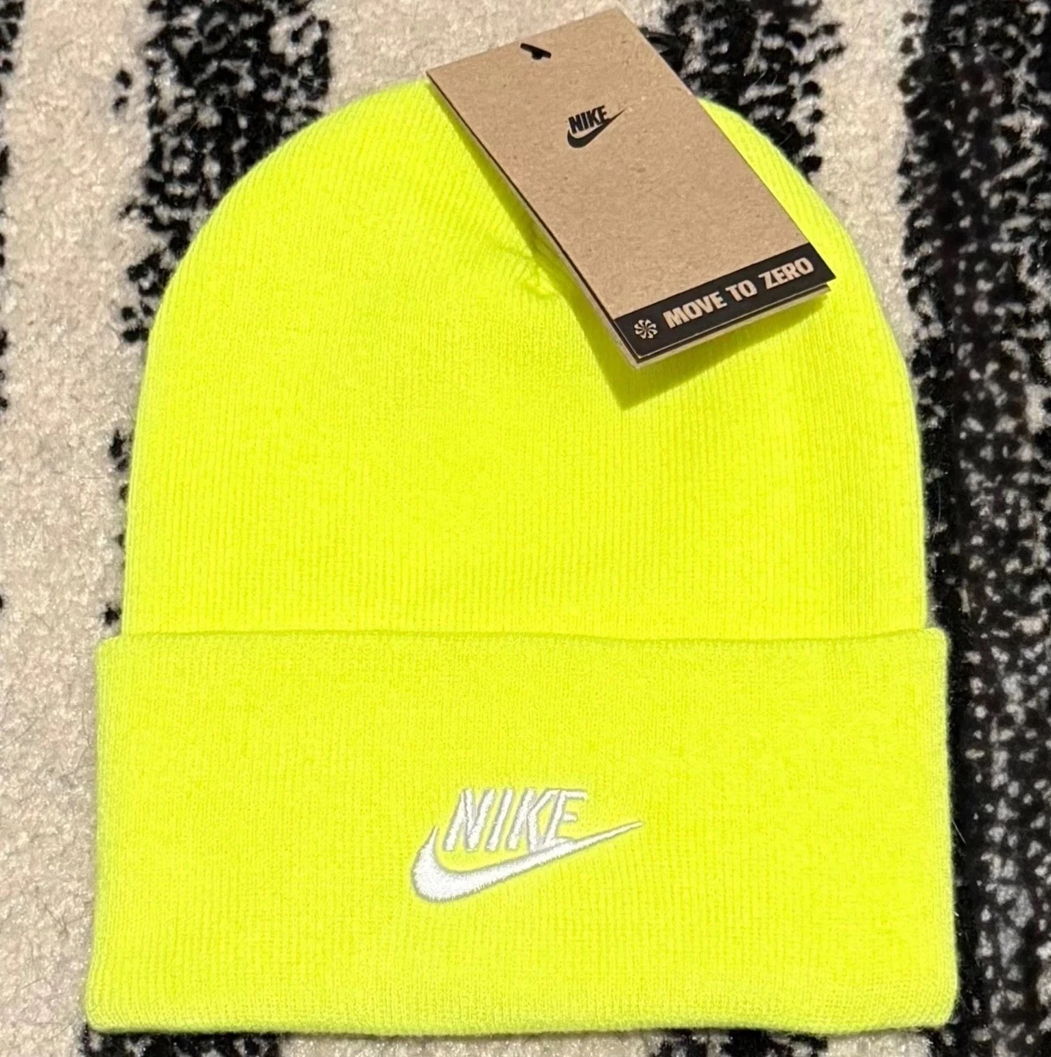 Nike Sportswear Peak Futura Beanie Volt/White One Size Unisex Hat HF0186-702 NWT