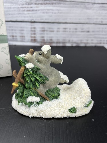 Charming Tails Who Put That Tree There Mouse Skifahren Winter Fitz Floyd Griffin - Bild 4 von 7