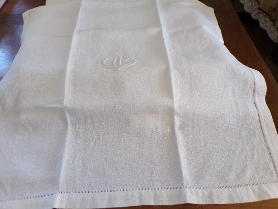 12 Serviettes de Table  en Métis " H C  " - Photo 3/4