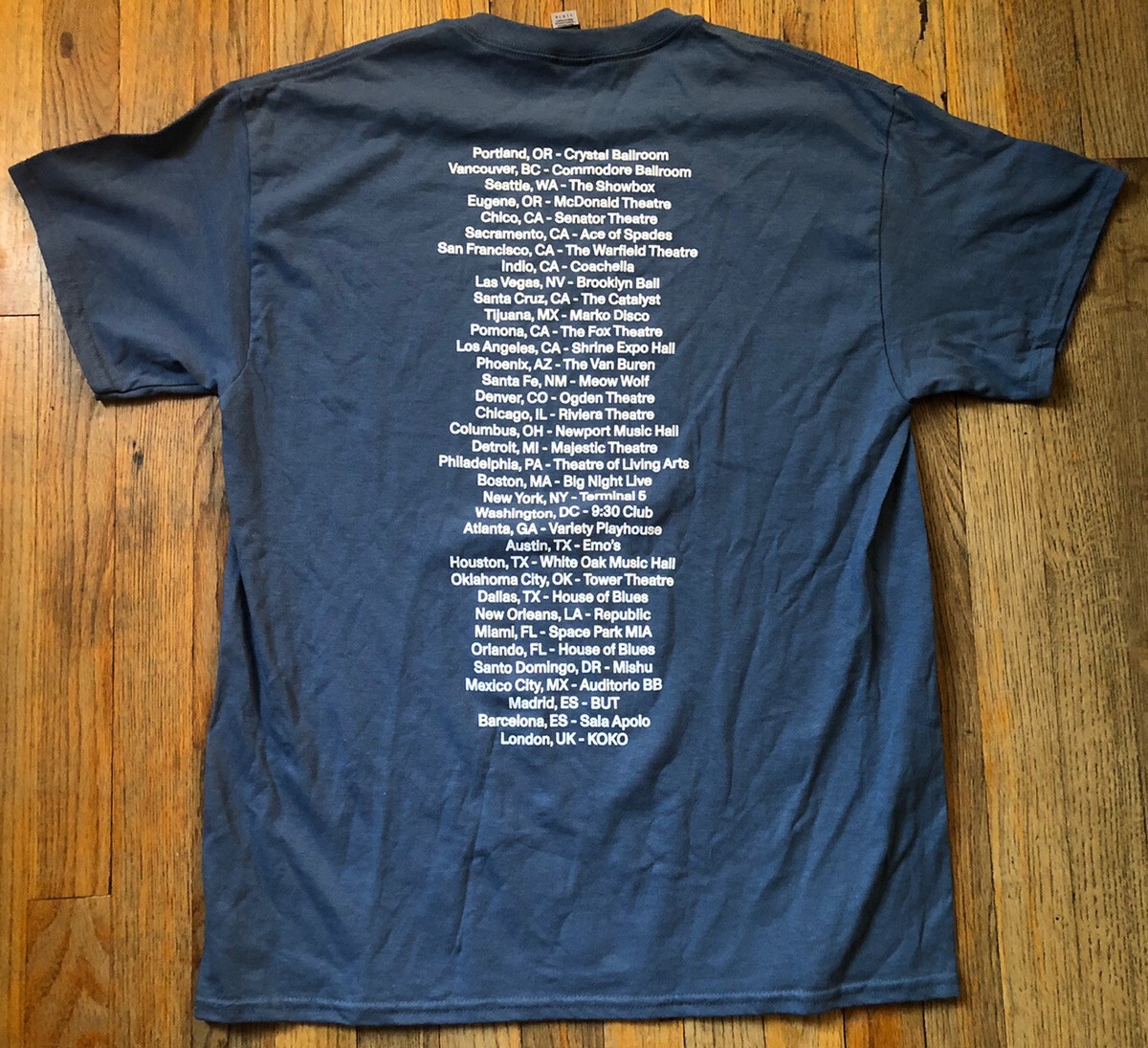 NWOT Omar Apollo 2022 'The Desvelado Tour' Band T-Shirt, Cobalt