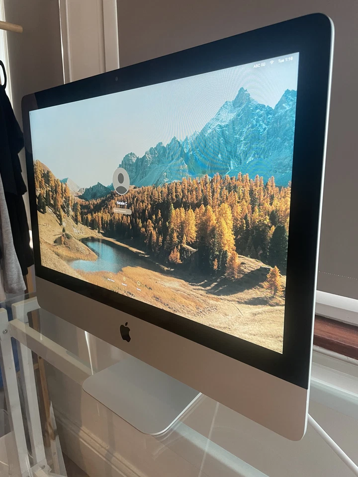 Apple iMac (21.5-inch, 2017) 8GB, 2.3 GHz, Core i5 (With Apple Mouse & Keyboard) - Image 4 of 4