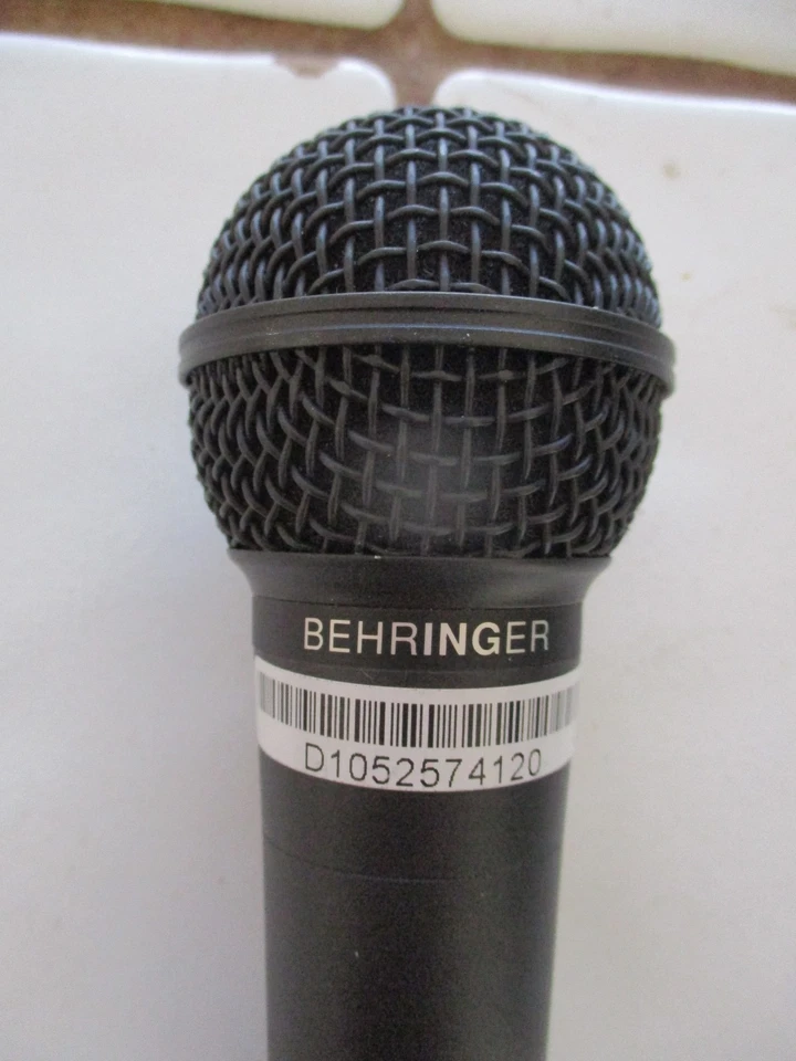 Behringer ULTRAVOICE XM8500 Dynamic Cardioid Vocal Microphone - Image 2 of 4