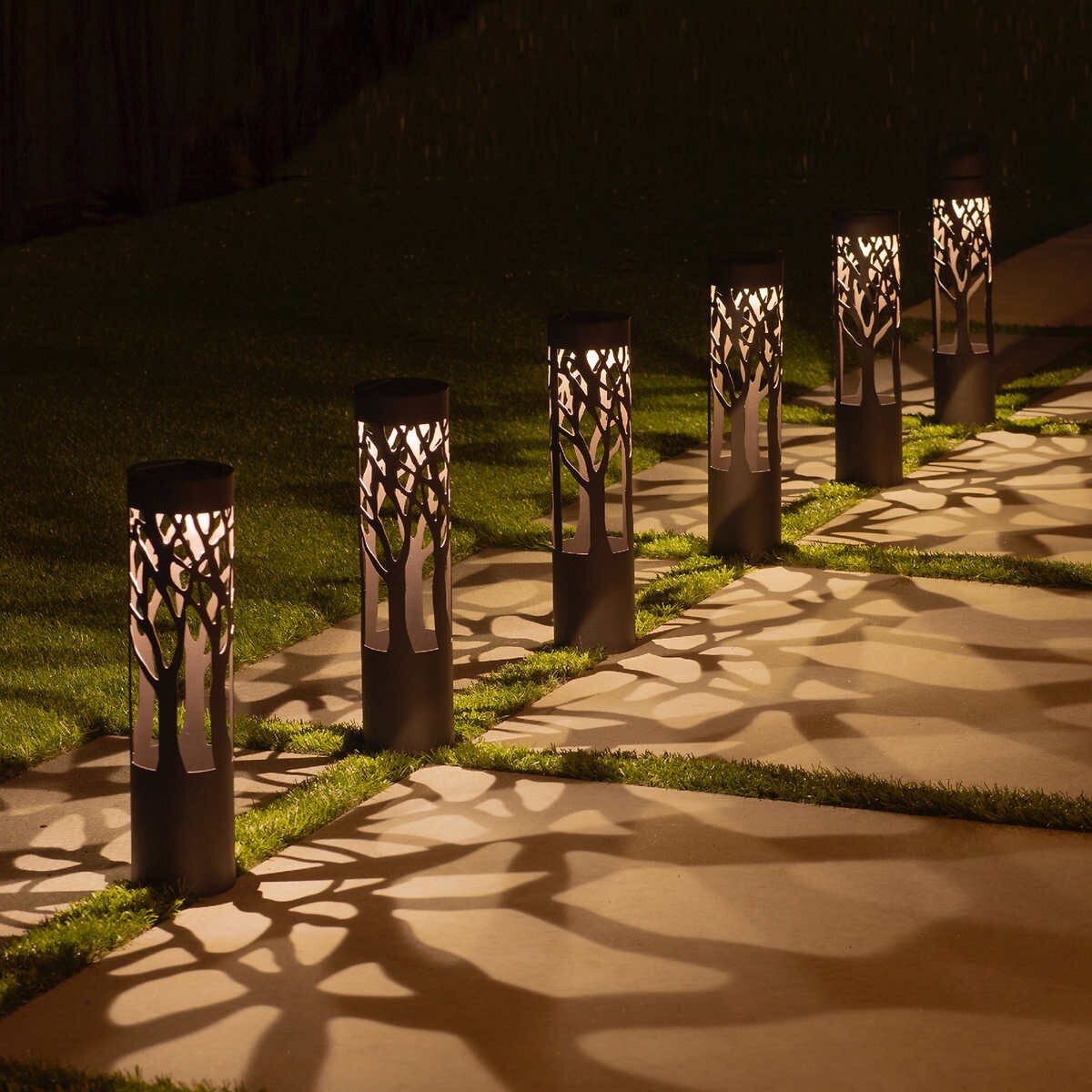 Tommy Bahama Solar LED Pathway Bollard Accent Automatic Light, 6pack