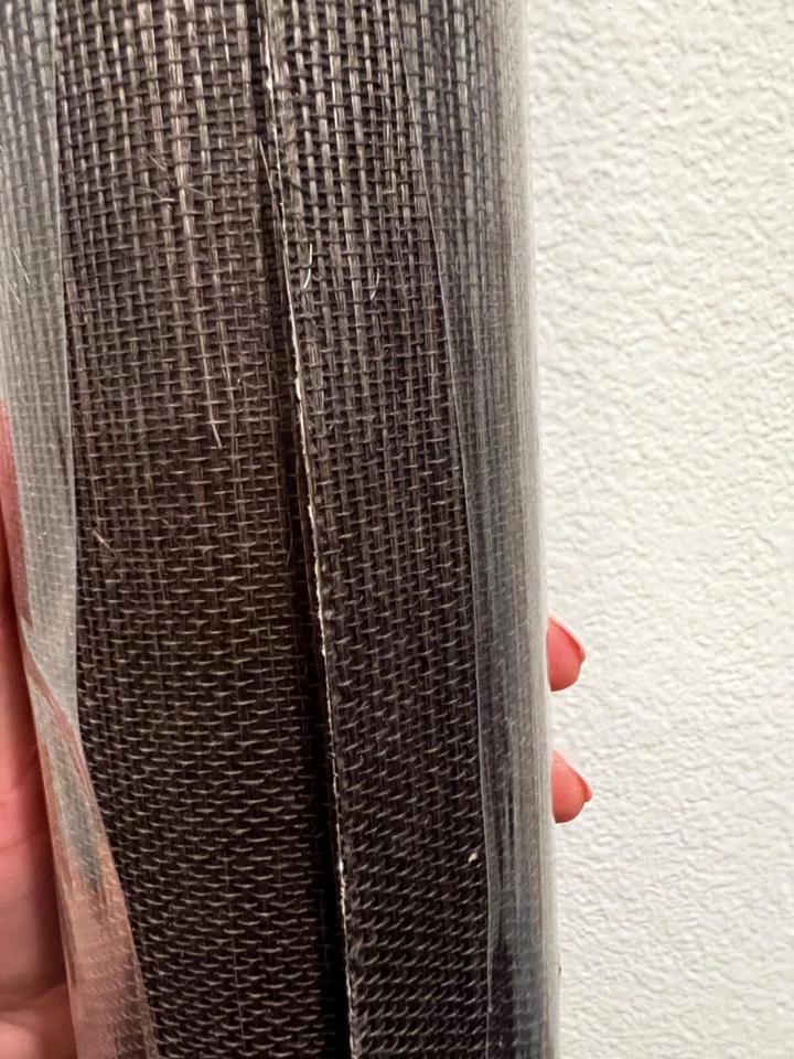 Rollos de papel tapiz de tela de sisal marrón thibaut Foto 2 de 4