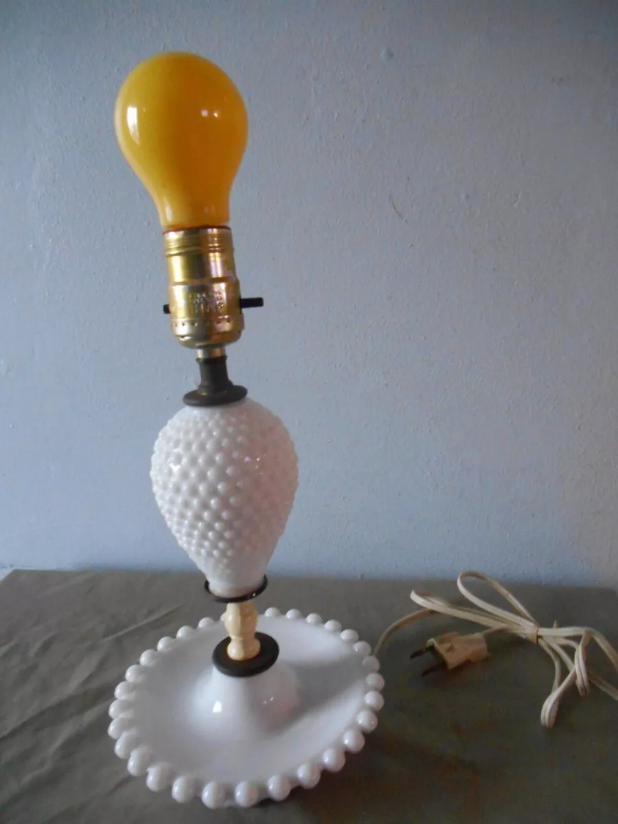 Vintage milk glass hobnail sales lamp