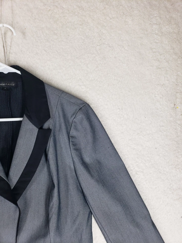 Traje de mujer Rampage extra grande beige mezcla de polietileno manga larga pecho único Blazer Foto 3 de 4